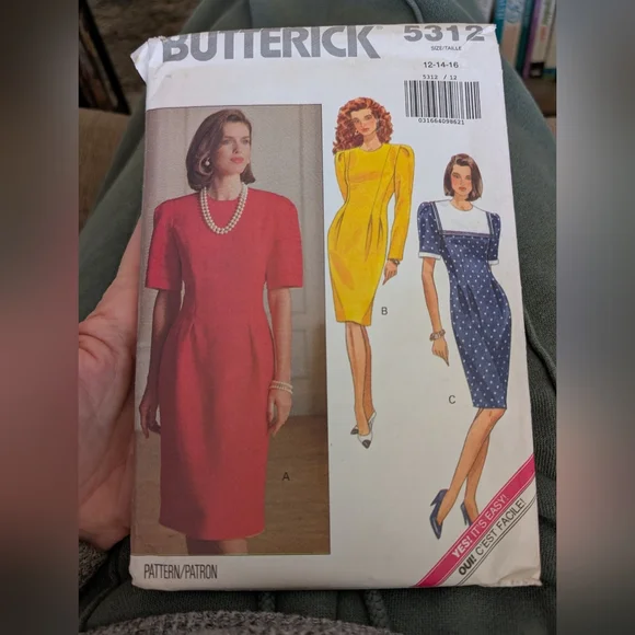 Butterick Pattern - Picture 1 of 3